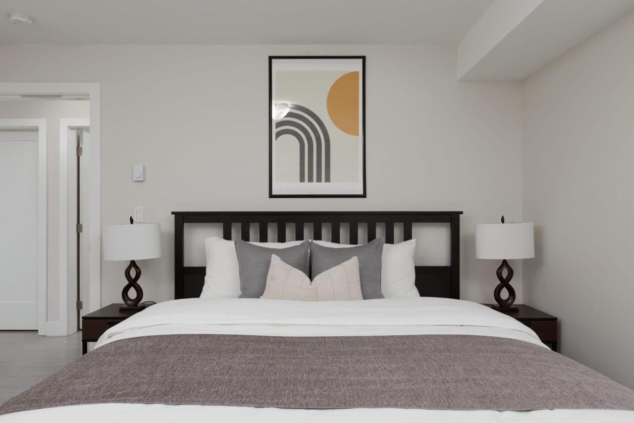 Vila Tastefully Furnished And Newly Updated 2 Bd Central Lynn Valley North Vancouver Exteriér fotografie