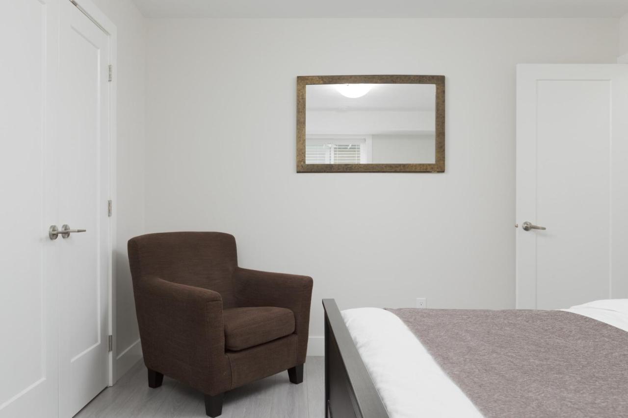 Vila Tastefully Furnished And Newly Updated 2 Bd Central Lynn Valley North Vancouver Exteriér fotografie