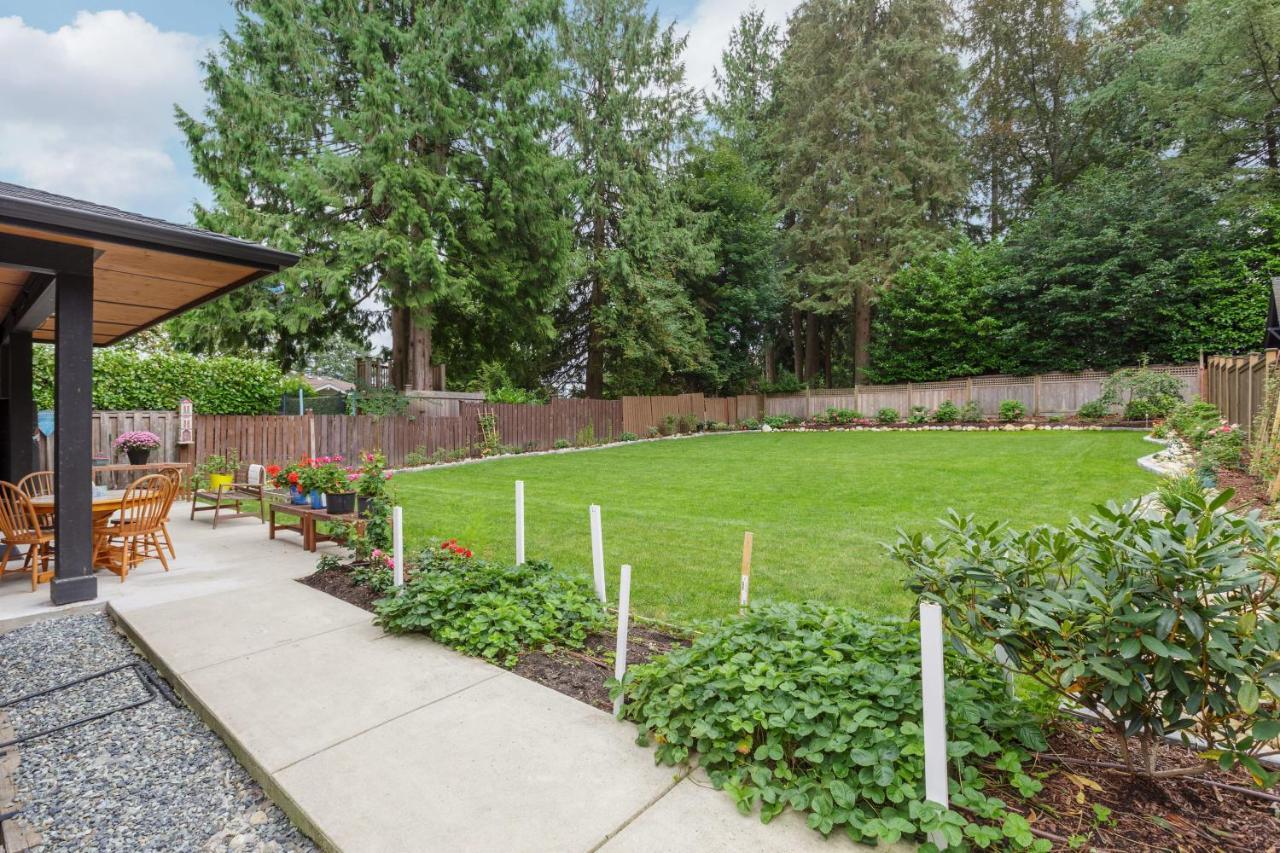 Vila Tastefully Furnished And Newly Updated 2 Bd Central Lynn Valley North Vancouver Exteriér fotografie