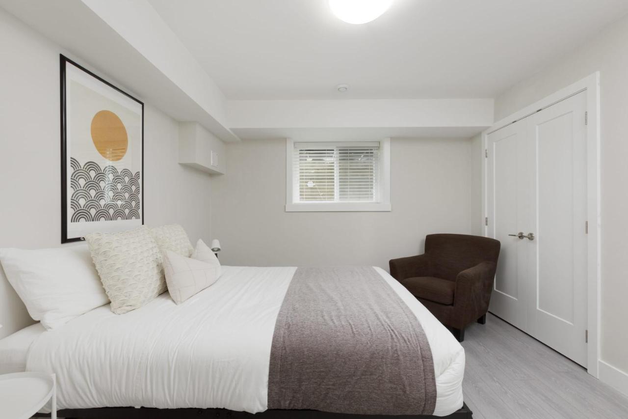 Vila Tastefully Furnished And Newly Updated 2 Bd Central Lynn Valley North Vancouver Exteriér fotografie