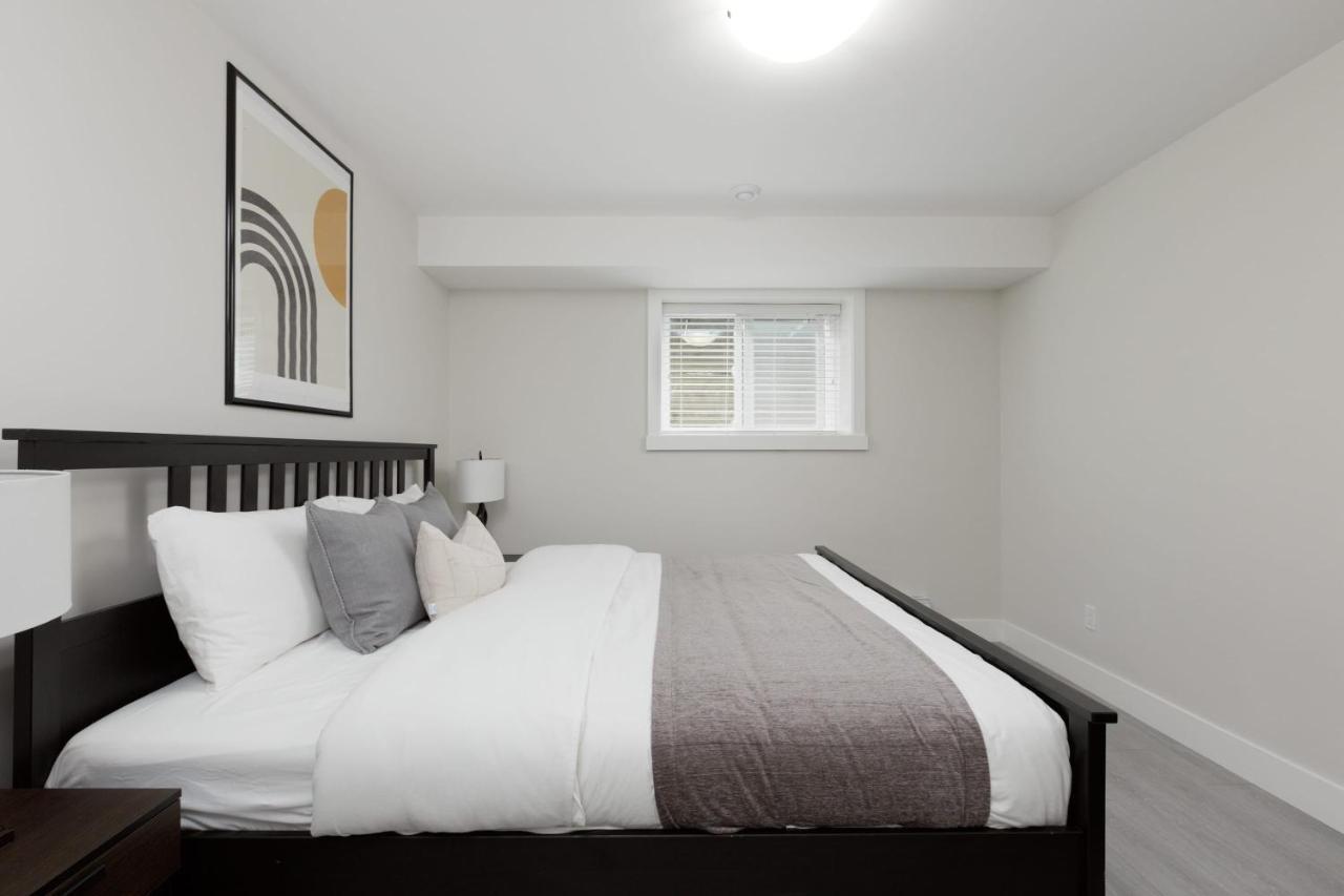 Vila Tastefully Furnished And Newly Updated 2 Bd Central Lynn Valley North Vancouver Exteriér fotografie