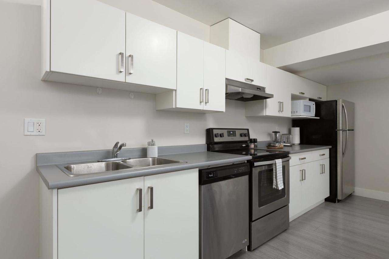 Vila Tastefully Furnished And Newly Updated 2 Bd Central Lynn Valley North Vancouver Exteriér fotografie