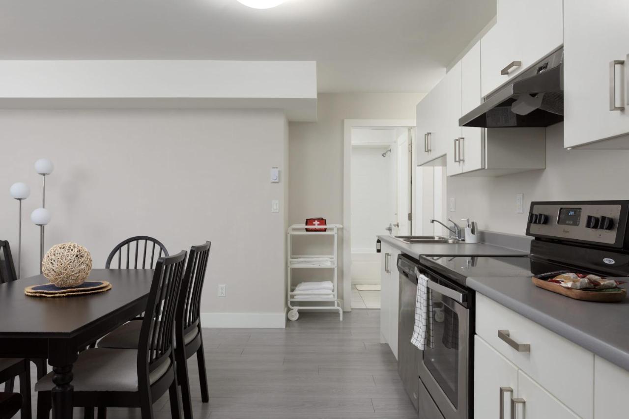 Vila Tastefully Furnished And Newly Updated 2 Bd Central Lynn Valley North Vancouver Exteriér fotografie